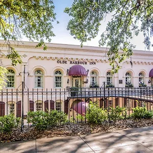 **** Hotel Olde Harbour Inn, Historic Of Collection USA
