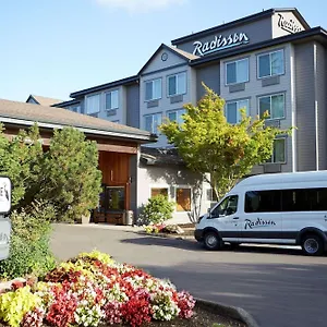 *** Hotel Radisson Airport USA